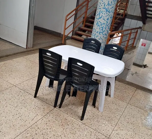 1 Oval Plastic Chair + 4 Woven Texture Chairs - 1