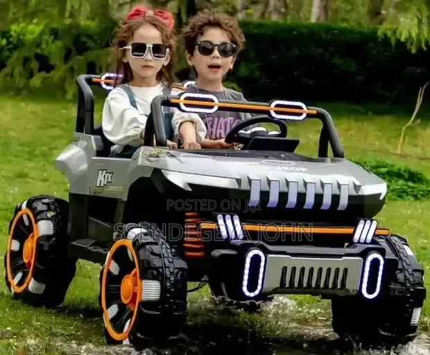 12V 4x4 Kids' Electric Ride-on Jeep - 1