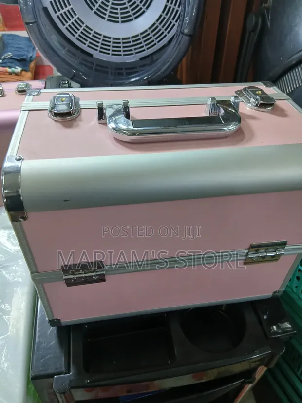 Cosmetic Train Case with Reinforced Metal Frame - 1