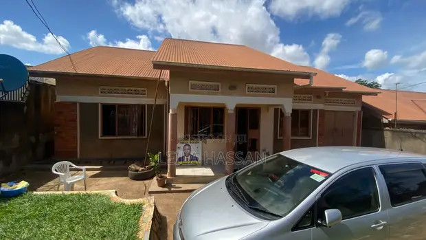 4 Bedroom Bungalow in Wakiso for Sale - 1