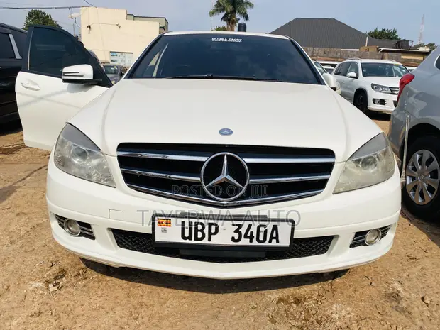 Mercedes-Benz C200 2009 White - 1