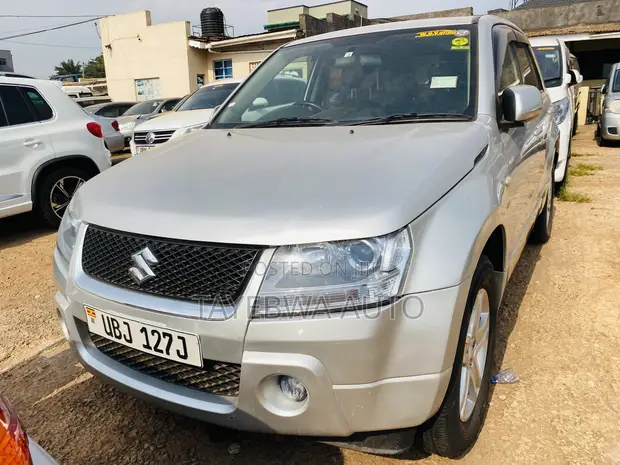 Suzuki Escudo 2008 Silver - 1