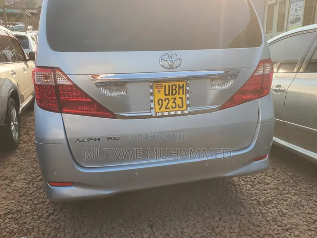 Toyota Alphard 2010 Silver - 1