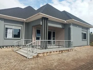 3 Bedroom House for Sale in Ssisa