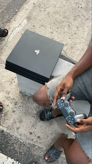 PS4 Pro Console - Local Co-Op Champion