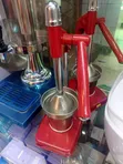 Manual Hand-Press Citrus Juicer - 1
