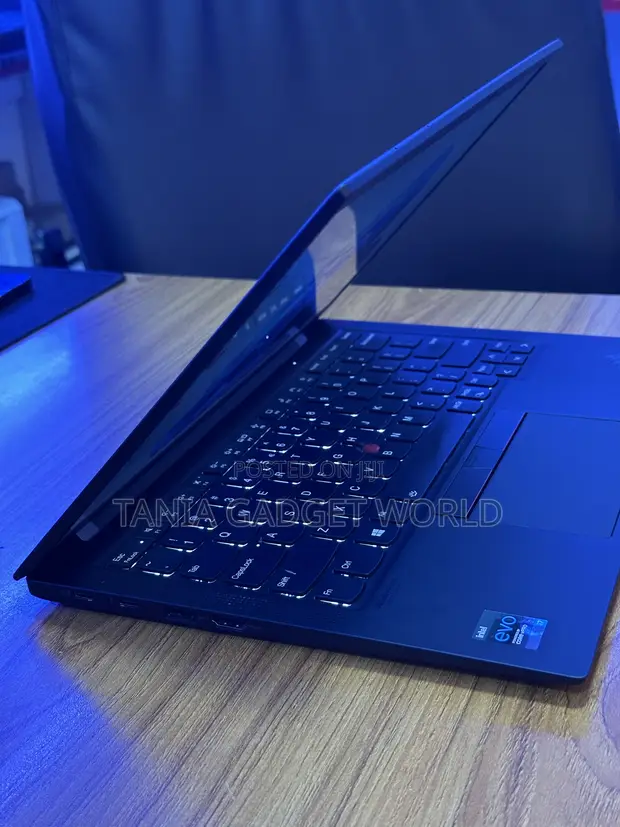 Lenovo ThinkPad X1 Carbon Gen 9 Laptop - 1