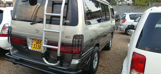 Toyota Grand HiAce 2001 Silver - 1