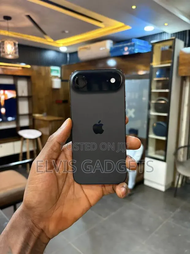 Apple iPhone Air 256GB Black - 1