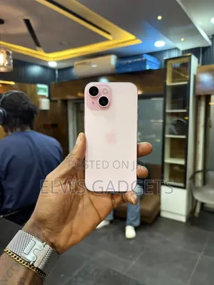 Apple iPhone 15 256GB Pink