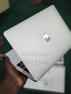 Apple MacBook Air 2019 - 13", Core i5, 8GB RAM, 256GB SSD