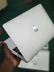 Apple MacBook Air 2019 - 13", Core i5, 8GB RAM, 256GB SSD - 1