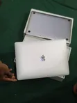 Apple MacBook Air 2019 - 13", Core i5, 8GB RAM, 256GB SSD - 4
