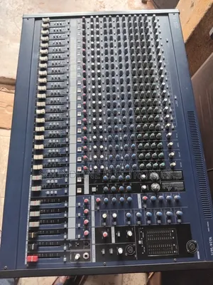 Yamaha MG24 Mixer