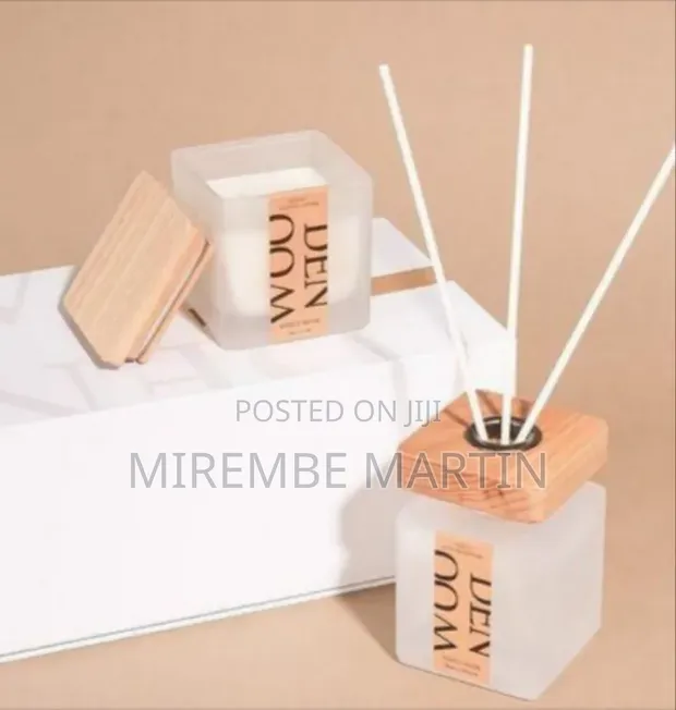 Elegant Luxury Aroma Diffuser with Wooden Decoration - 1