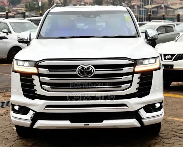 Toyota Land Cruiser LC300 2024 White - 1