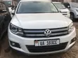Volkswagen Tiguan 2012 White - 3