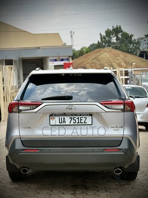 Toyota RAV4 2020 Silver - 1