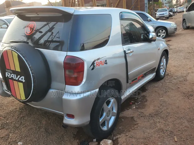 Toyota RAV4 2005 Silver - 1