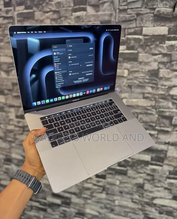 Apple MacBook Pro 2017 16GB RAM, 256GB SSD - 1
