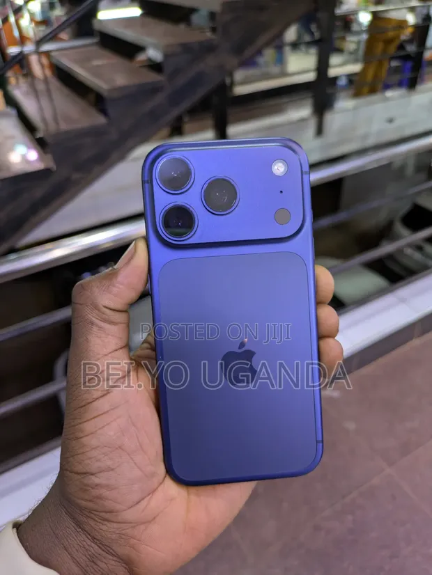Apple iPhone 17 Pro 256GB Blue - 1