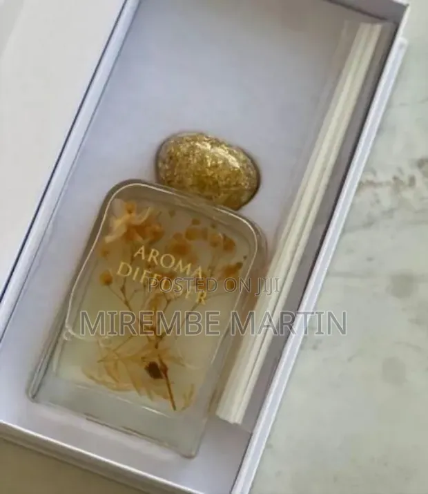 Fragrance Home Diffuser with Natural Elements - 1