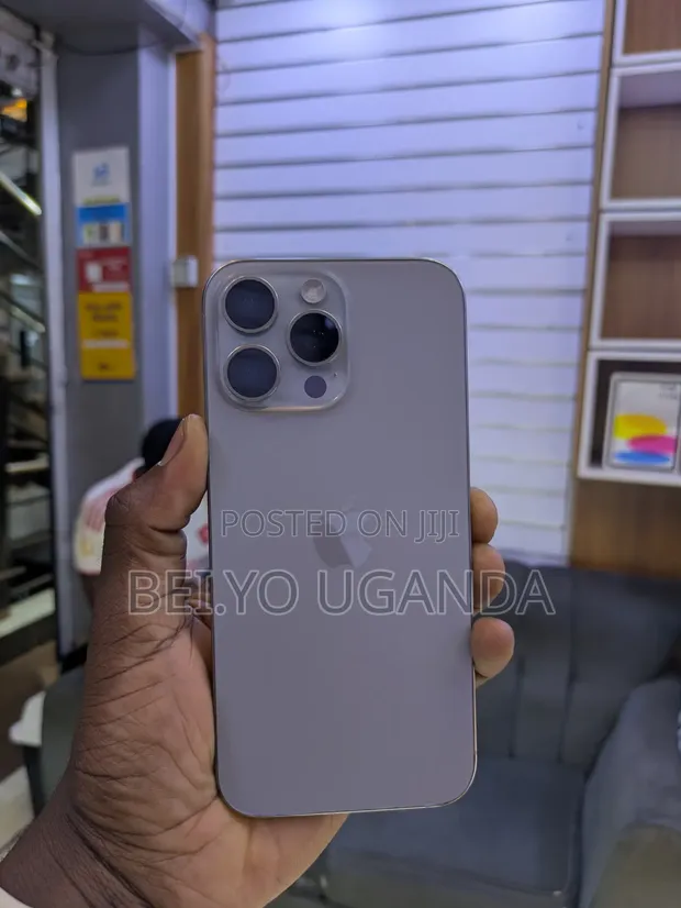 Apple iPhone 16 Pro Max 256GB Gray - 1