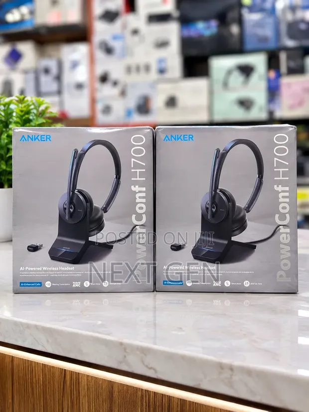 ANKER PowerConf H700 Wireless Headset with Charging Stand - 1