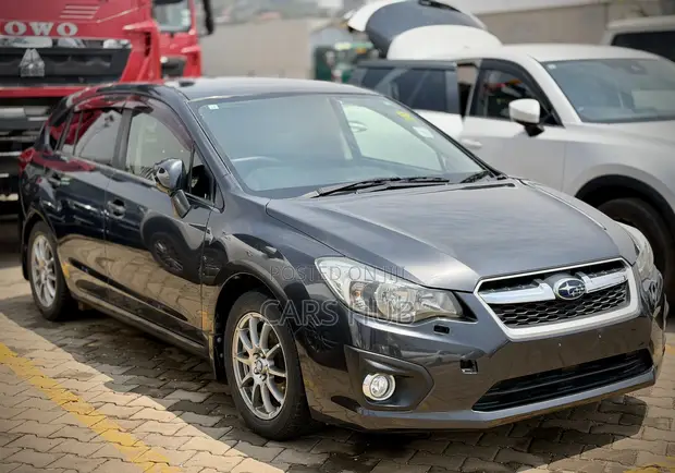 Subaru Impreza 2.0i 5-dr 2013 Gray - 1