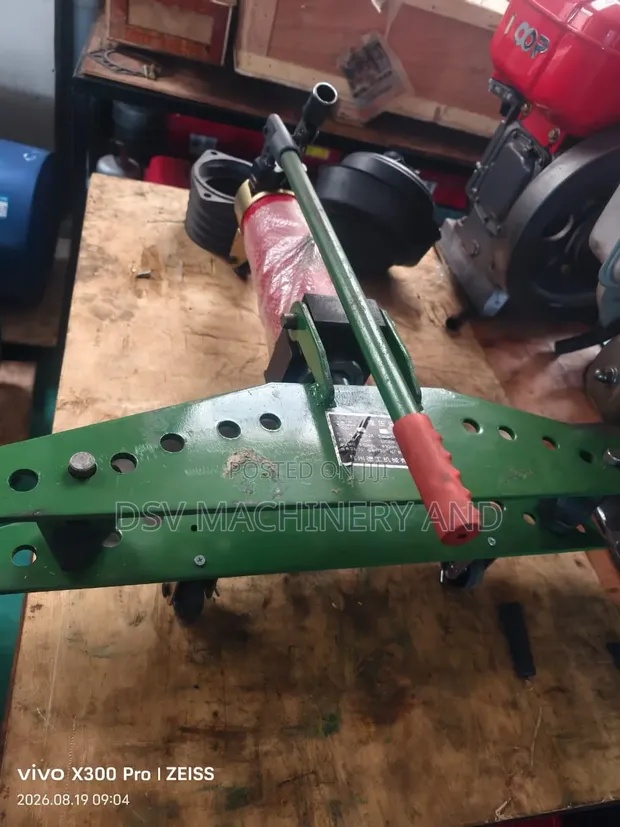 Hydraulic Pipe Bender (3-inch Capacity) - 1