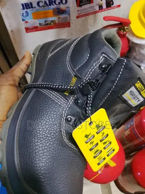 Safety Jogger Heavy Duty Construction Boots - Black