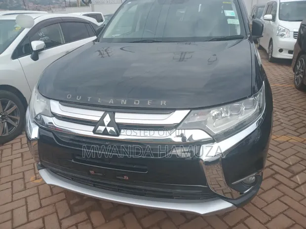 Mitsubishi Outlander 2014 Black - 1