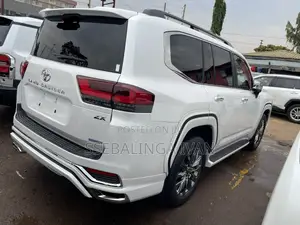 Toyota Land Cruiser ZX 2024