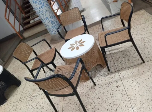 4-Seater Woven-Design Plastic Cafe Set - 1