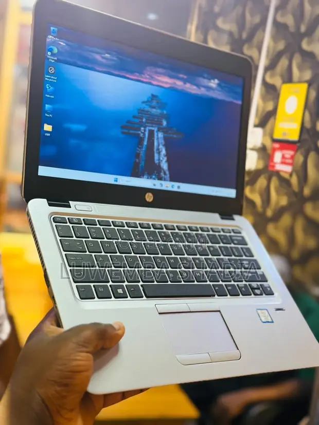 HP EliteBook 820 G4 Laptop - Intel Core i5, 8GB RAM, 256GB SSD - 1