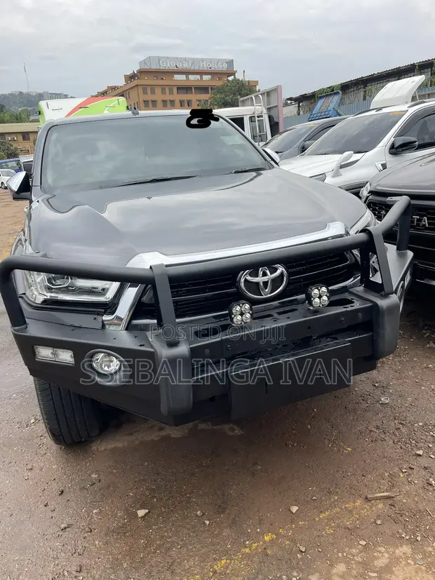 Toyota Hilux Revo 2018 - 1