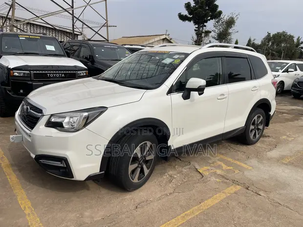Subaru Forester 2018 White - 1