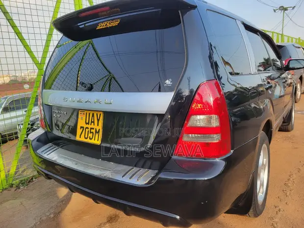 Subaru Forester 2.0 S Type A Automatic 2001 Black - 1