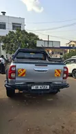 Toyota Hilux 2017 Silver - 2
