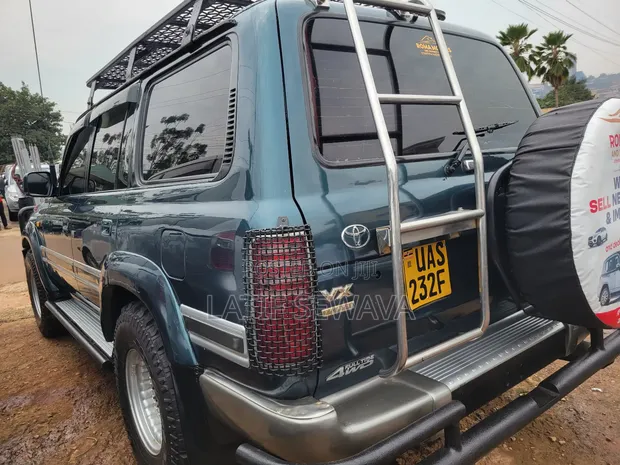 Toyota Land Cruiser HDJ 100 2003 Green - 1