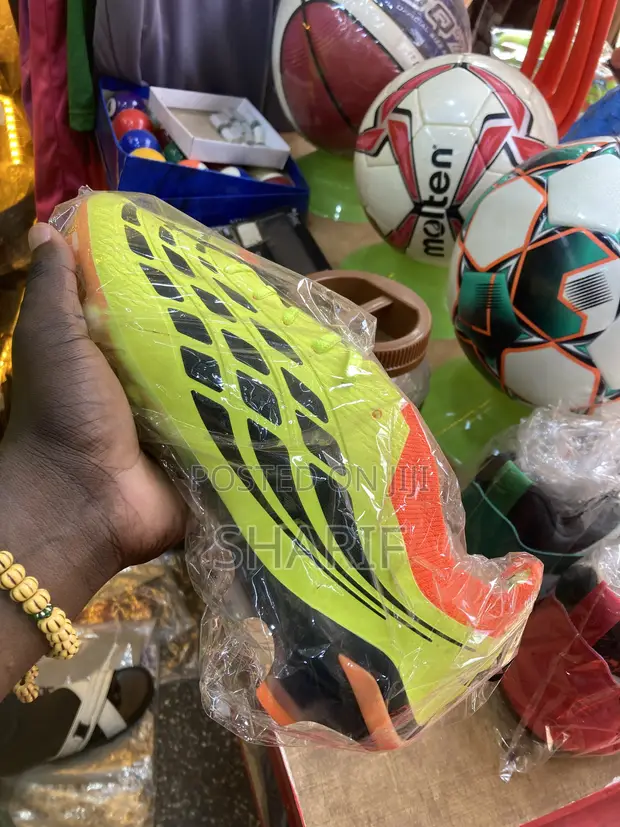 Adidas Predator Football Boots - 1