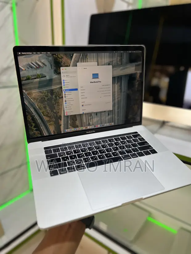 Apple MacBook Pro 2017 16GB RAM, 256GB SSD - 1