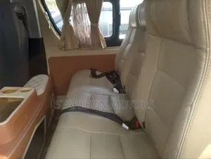 Toyota HiAce 2017 - Highroof Manual
