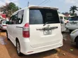 Toyota Noah 2010 White - 4
