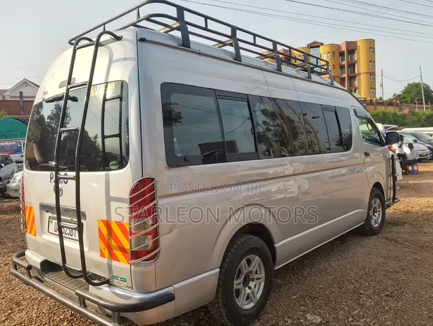 Toyota HiAce 2010 High Roof - 1