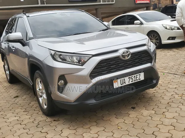 Toyota RAV4 2017 Silver - 1