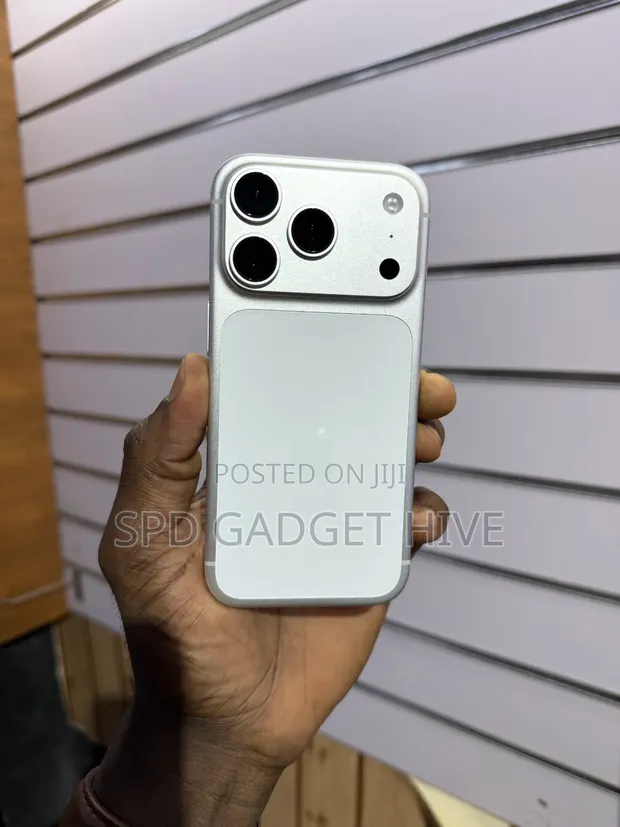 Apple iPhone 17 Pro 256GB White - 1