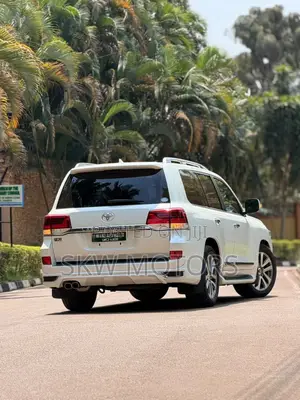 Toyota Land Cruiser VX V8 2019