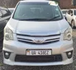 Toyota Noah 2012 Silver - 2