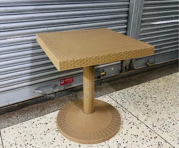 Square Table (1 Stand) - 1